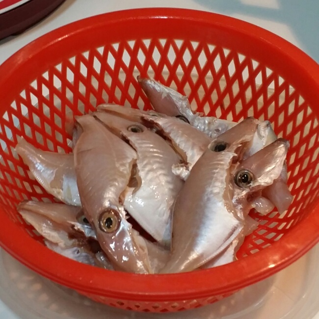 黃豆醬煮海魚的做法 步骤1