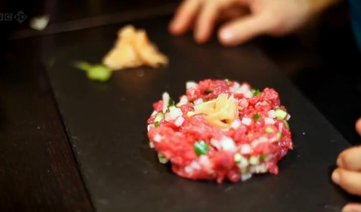 【Rachel khoo】和風拌生牛肉（Steak Tartare with a Japanese Twist）的做法 步骤4