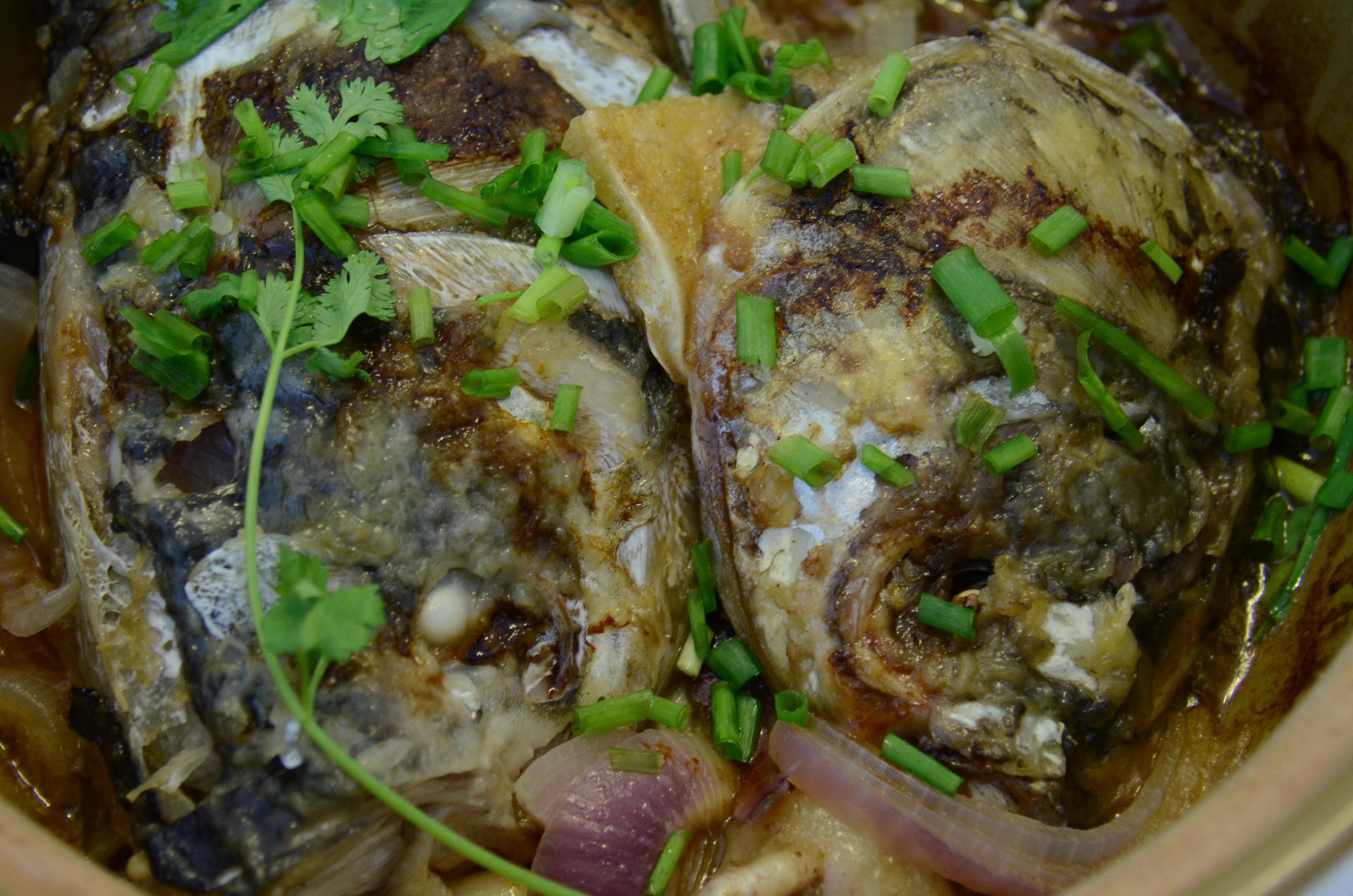 老丁的私房菜－砂鍋干燒魚頭的做法 步骤7