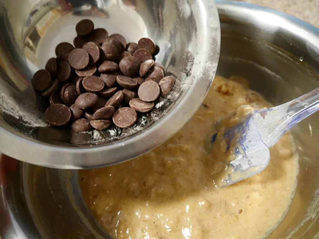 核桃巧克力豆香蕉蛋糕的做法 步骤6