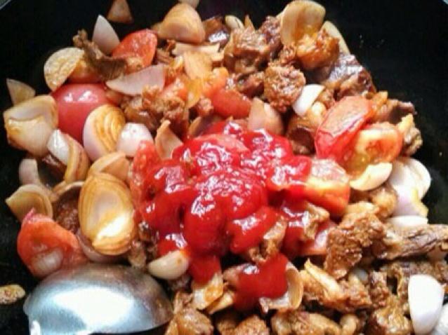 番茄土豆牛肉砂鍋的做法 步骤5