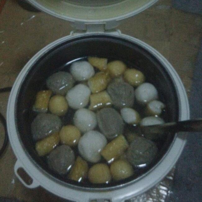 金針菇丸子湯的做法 步骤3