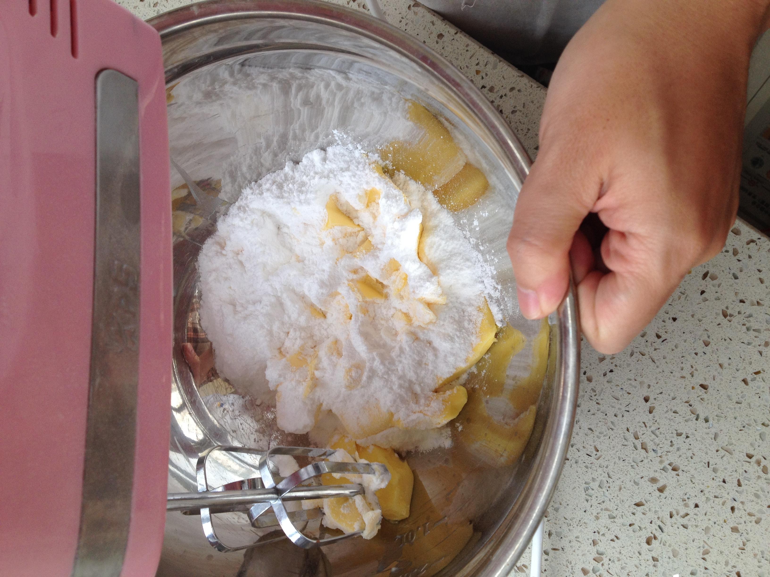 超簡單！好吃又平整的糖霜餅干底的做法（附貼心小提示哦）的做法 步骤1