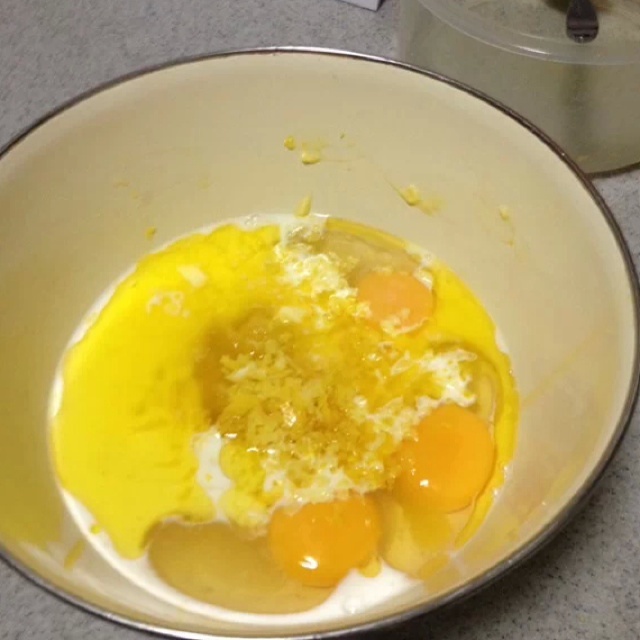 裹漿檸檬皮碎蛋糕（面包機版）的做法 步骤1