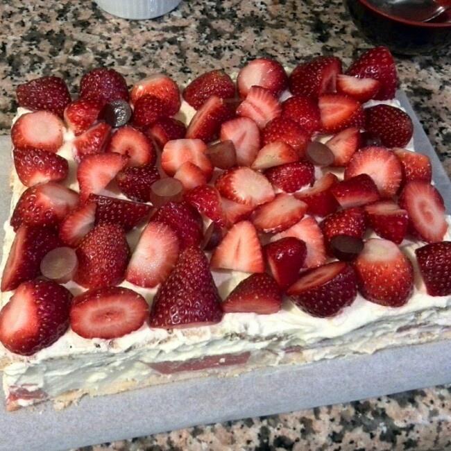 草莓西瓜蛋糕Strawberry Watermelon Cake with rose scented cream的做法 步骤10