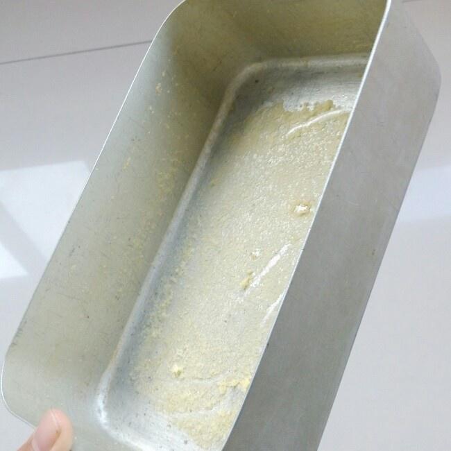 酸奶蛋糕——鋁飯盒版的做法 步骤6
