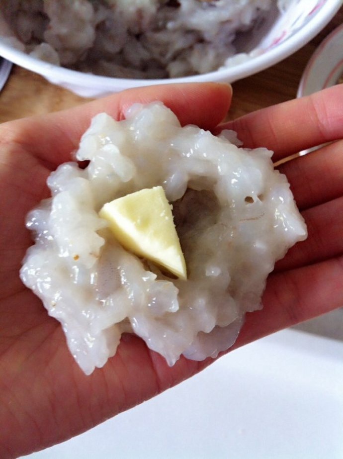 蝦味滿滿的芝士蝦球－cheese stuffed prawn ball的做法 步骤4
