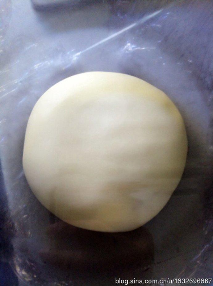 奶香中式蠟腸卷－steamed Chinese susage bun的做法 步骤3