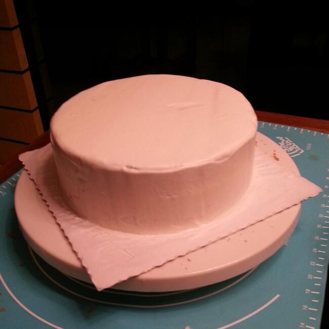 裱花生日蛋糕（8寸）的做法 步骤2