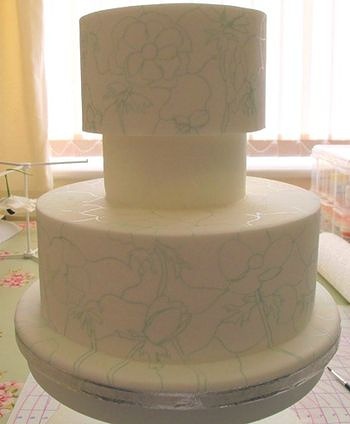 彩色玻璃翻糖蛋糕*Stained Glass Cake的做法 步骤1