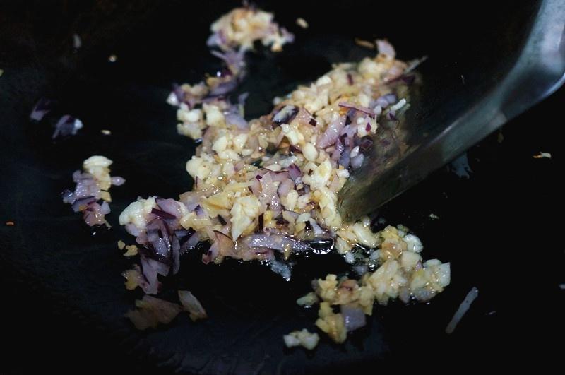 私家椰漿咖喱蟹 -秋冬螃蟹肥的做法 步骤3