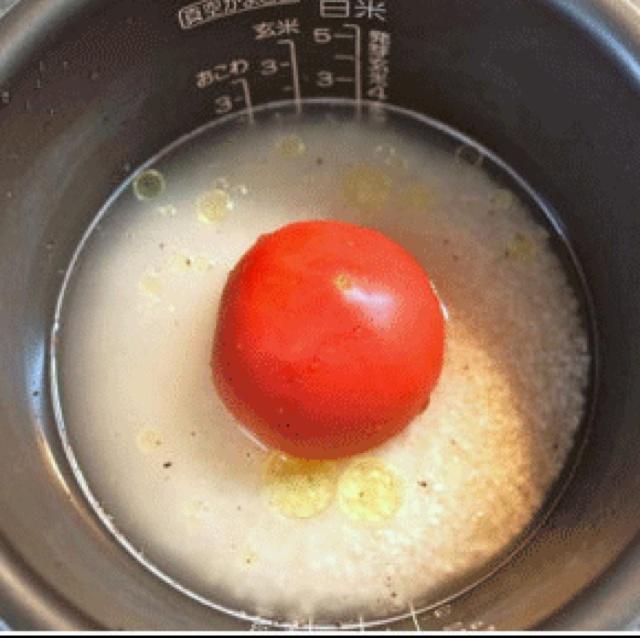 整個番茄飯的做法 步骤4