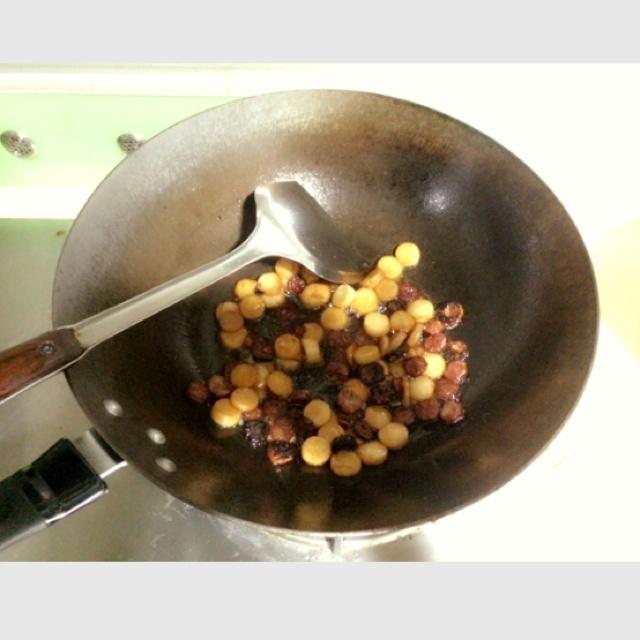 臘味腸仔電飯煲焗飯的做法 步骤2