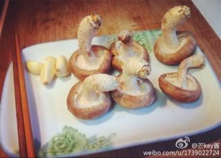 蒜香煎香菇的做法 步骤1