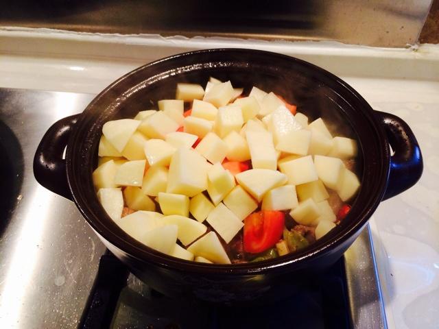 砂鍋炖土豆牛肉的做法 步骤9