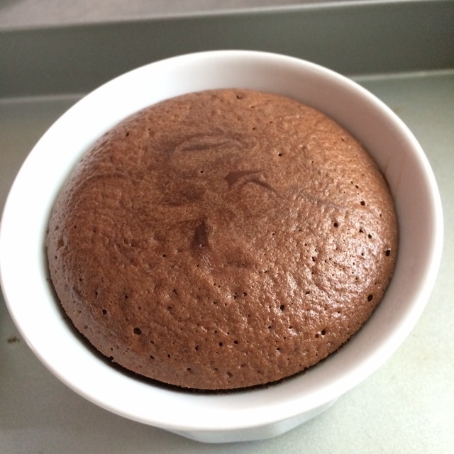 給妹子群的巧克力熔岩蛋糕的做法 步骤7