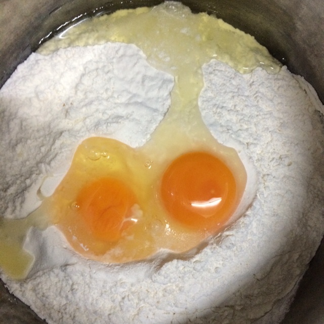 自制雞蛋面的做法 步骤1