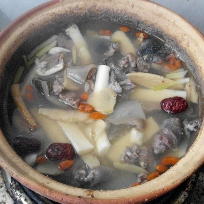 甲魚山藥香菇湯的做法 步骤1