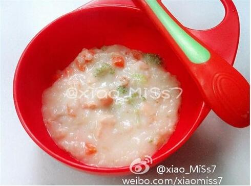 【輔食制作】:三文魚西蘭花燴飯(8個月以上)的做法 步骤3