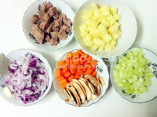 【輔食制作】︰美味土豆炖牛肉(10個月以上)的做法 步骤1