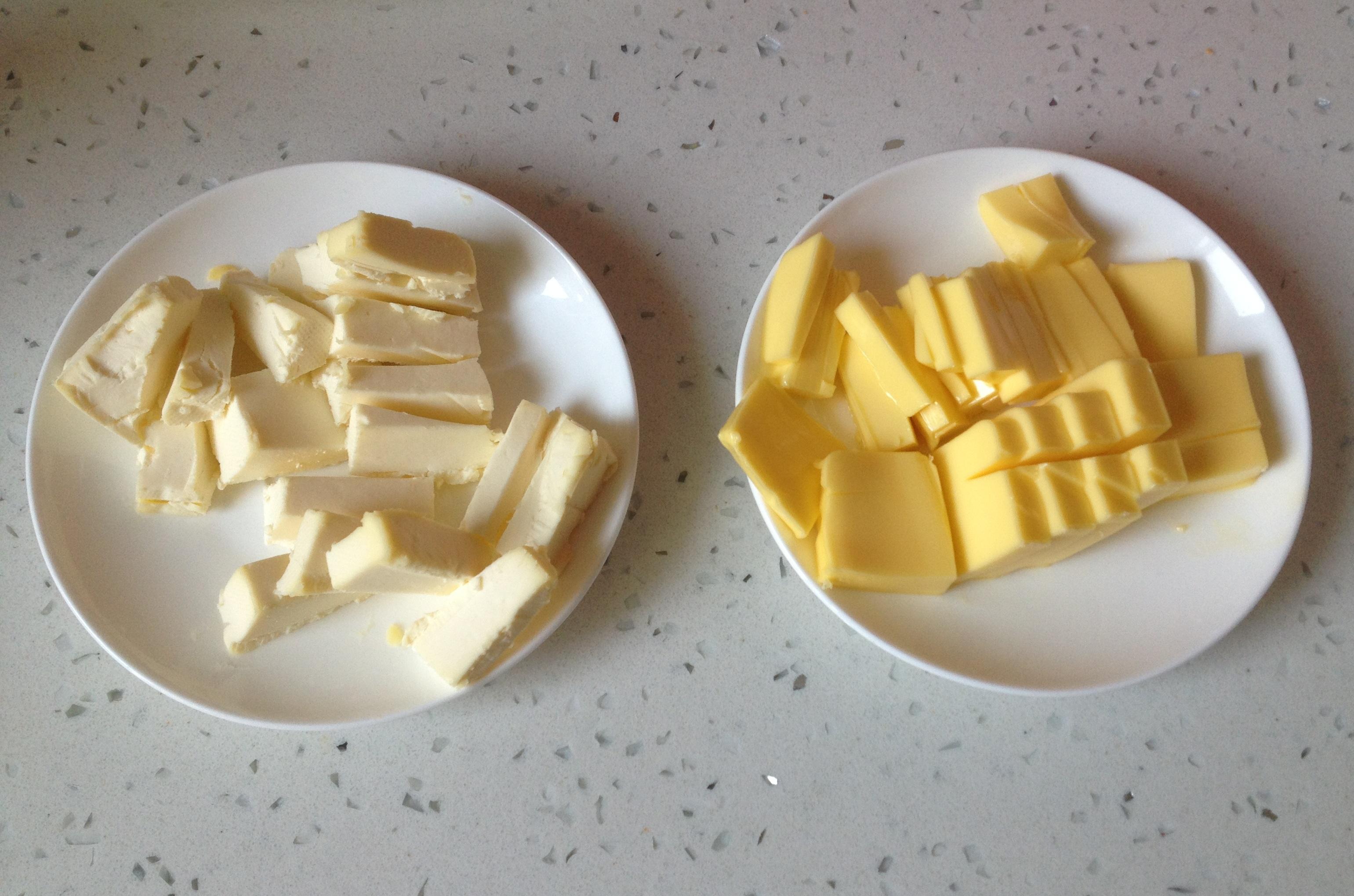 重油輕乳酪磅蛋糕（不用泡打粉）的做法 步骤1