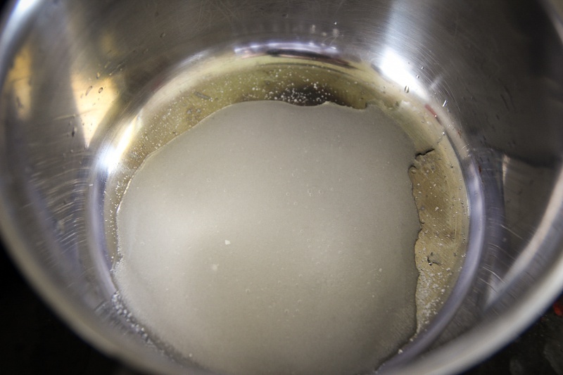 超簡易滑又彈的雞蛋布丁Custard Pudding(詳細教程)的做法 步骤2