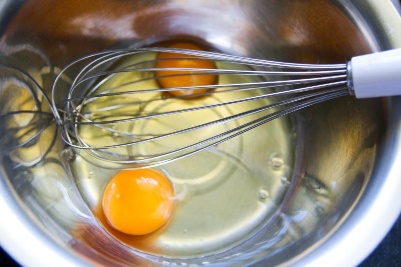 超簡易滑又彈的雞蛋布丁Custard Pudding(詳細教程)的做法 步骤8