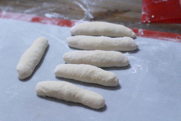 #百吉福創意芝士早餐# 試用就要來個不同的，螺旋面包配奶酪土的做法 步骤5