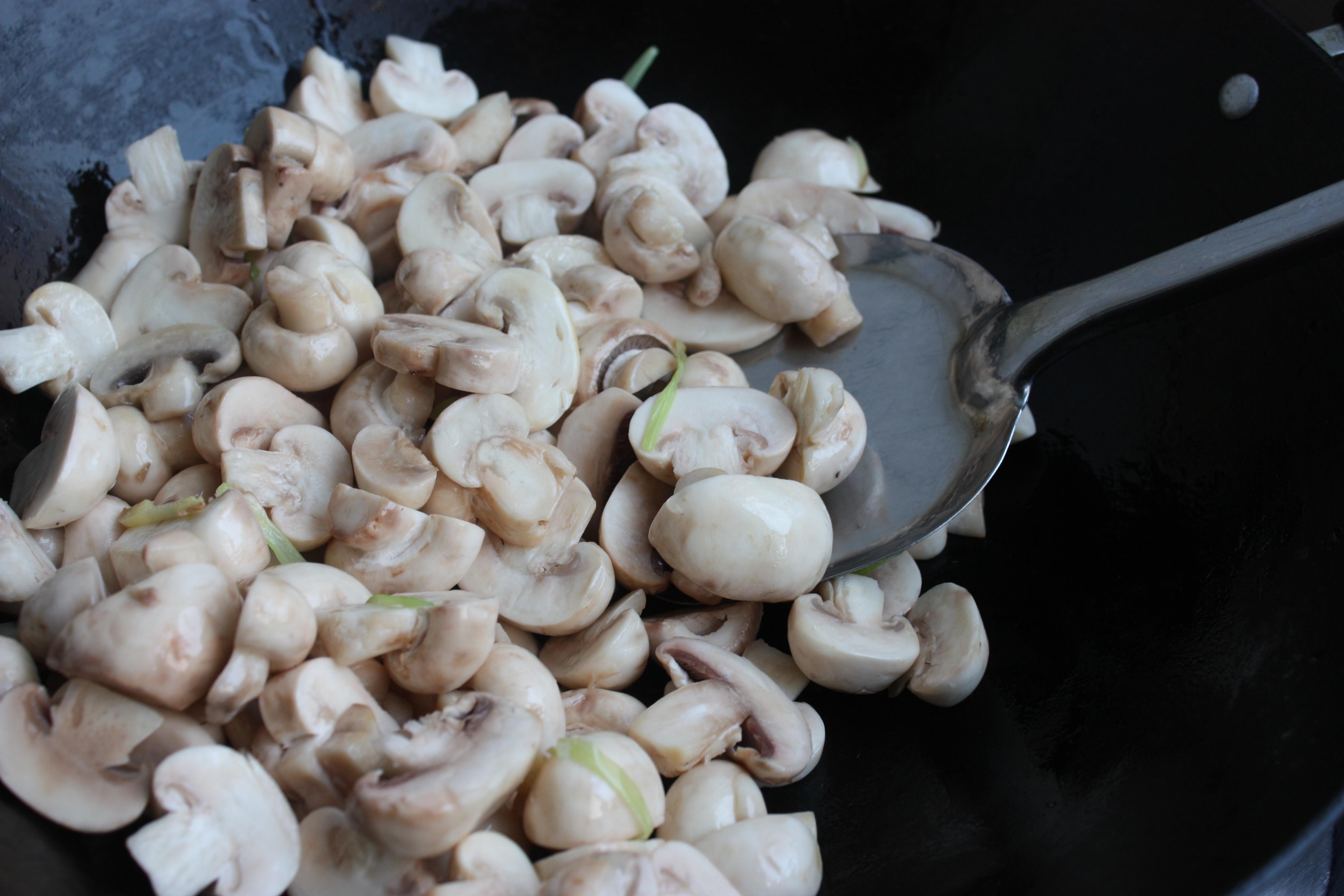 “鮮”美的簡單快手菜——素炒鮮口蘑的做法 步骤6
