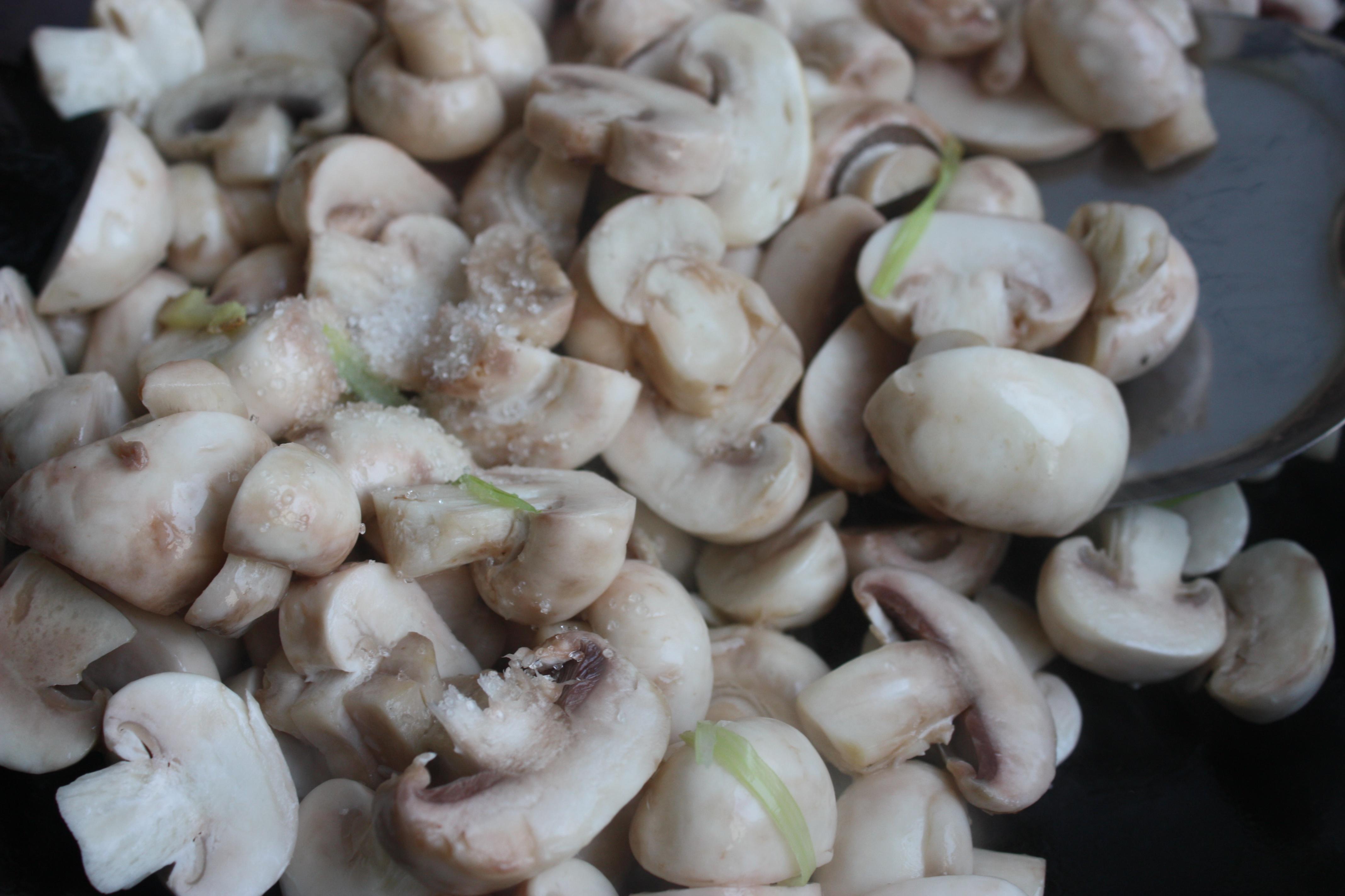 “鮮”美的簡單快手菜——素炒鮮口蘑的做法 步骤7