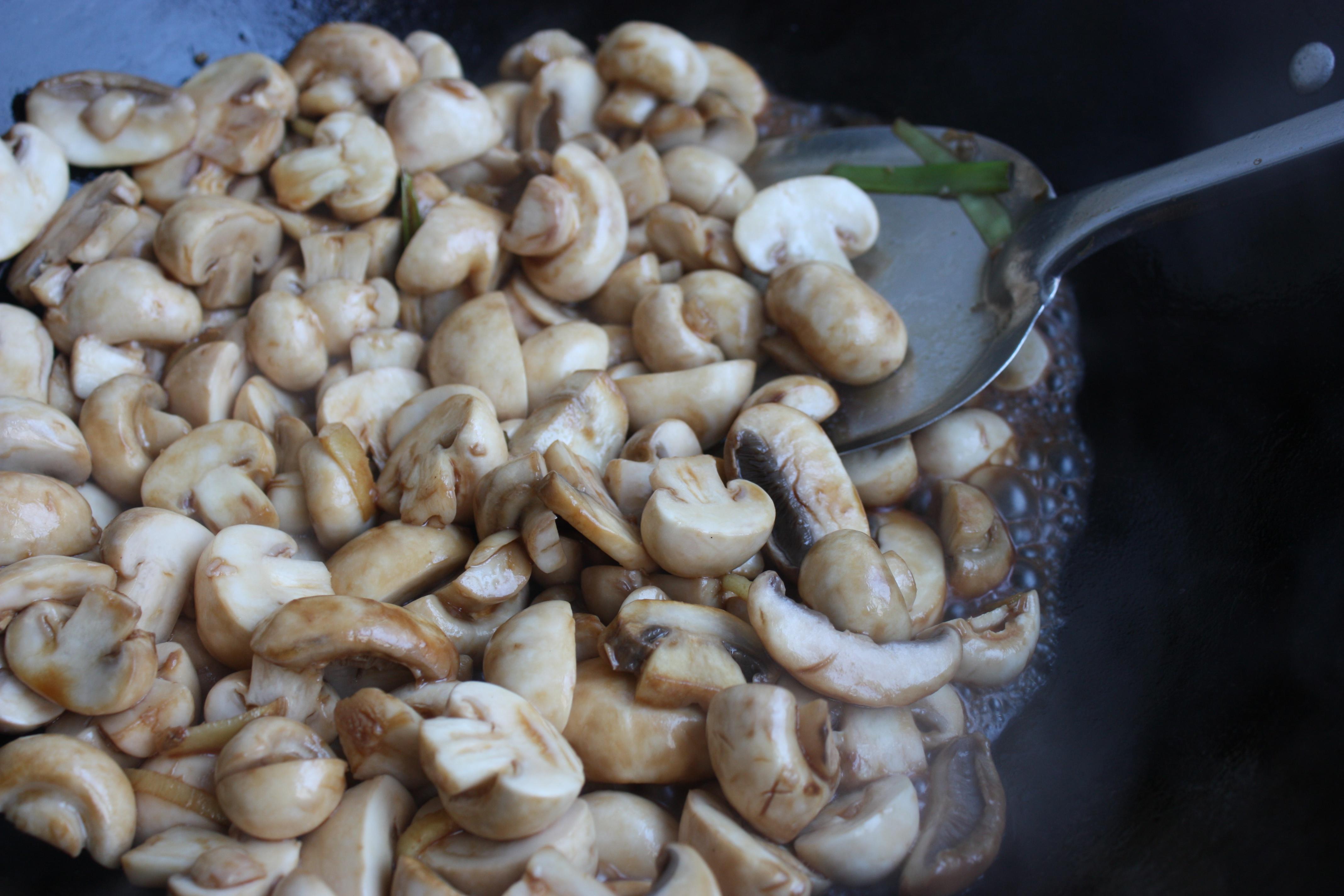 “鮮”美的簡單快手菜——素炒鮮口蘑的做法 步骤9