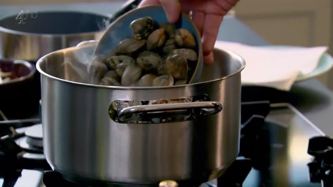 【Gordon的家庭烹飪】辣味蛤蜊米線湯的做法 步骤4