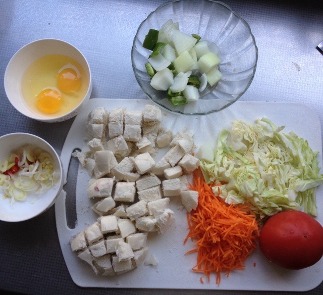 超級簡單好吃的炒饅頭（搞定營養豐富早餐）的做法 步骤1