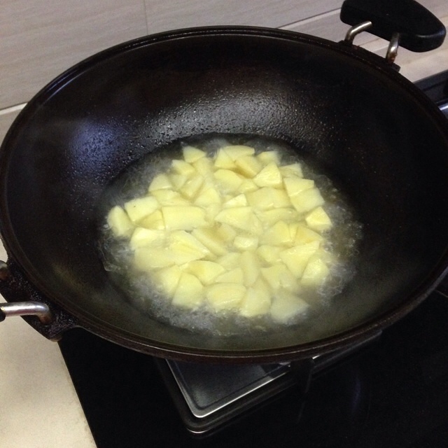 咖喱土豆飯的做法 步骤1