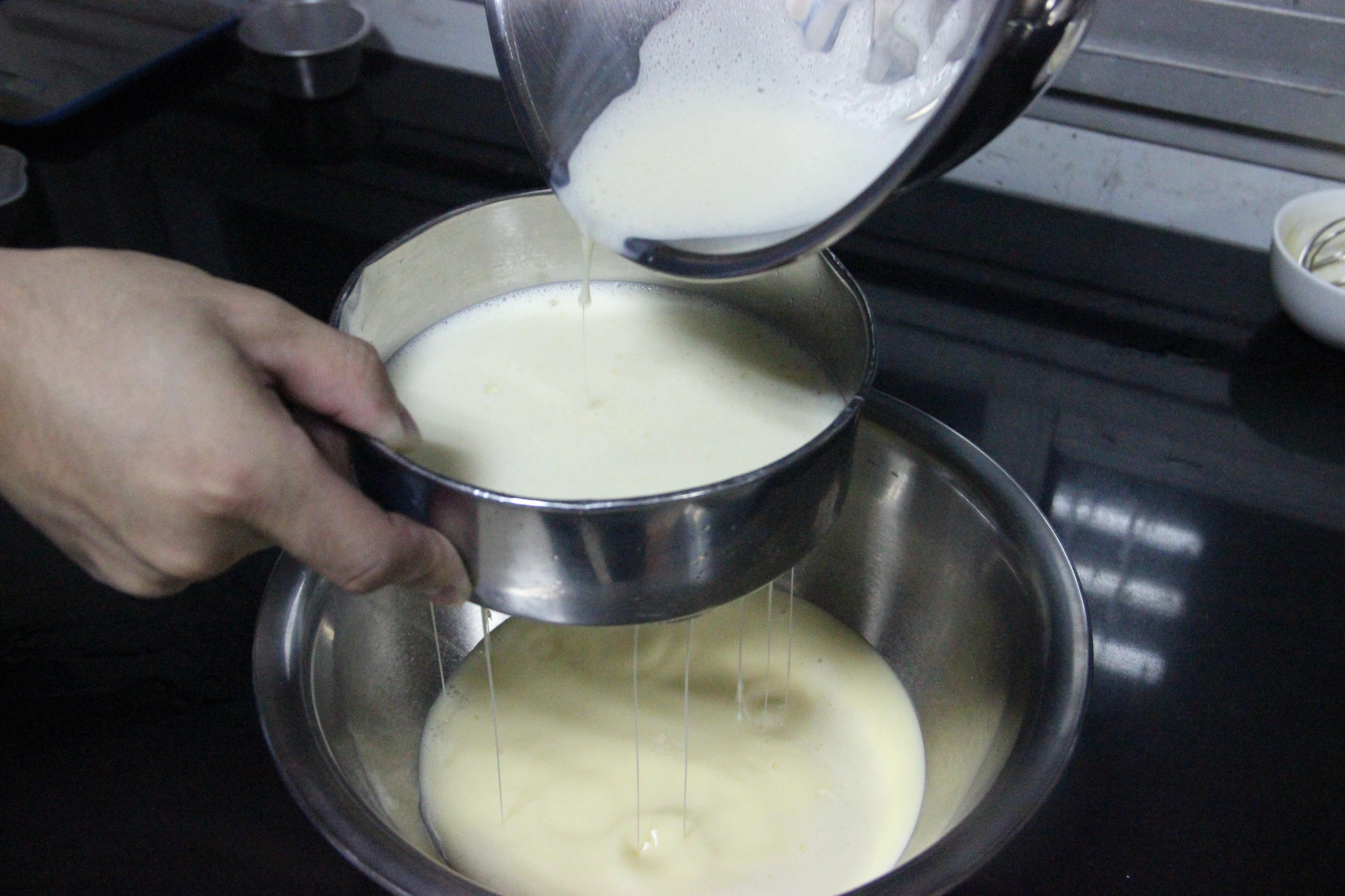 焦糖布丁蛋糕的做法 步骤8