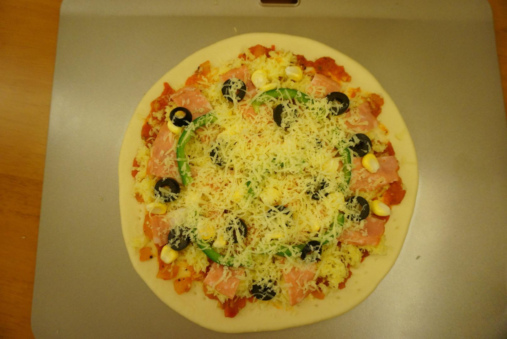 黑橄欖培根蝦仁披薩的做法 步骤17