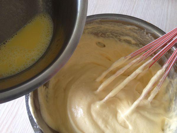 簡單而又出彩的奶油杯子蛋糕的做法 步骤7