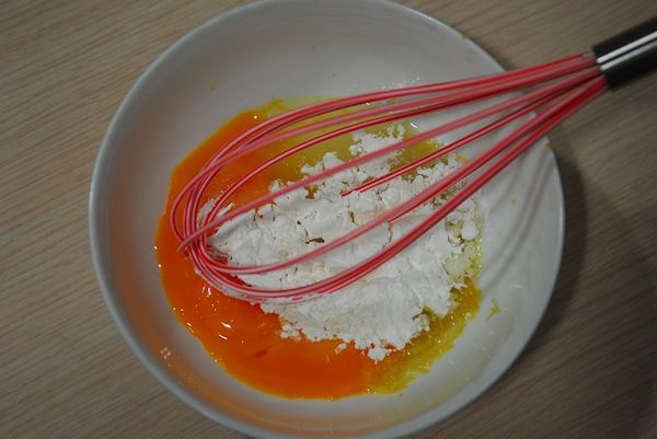 簡單而又出彩的奶油杯子蛋糕的做法 步骤12
