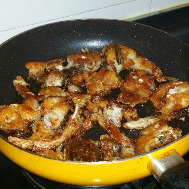 家常五香燻魚（文怡方子）----簡單好吃的涼菜的做法 步骤3