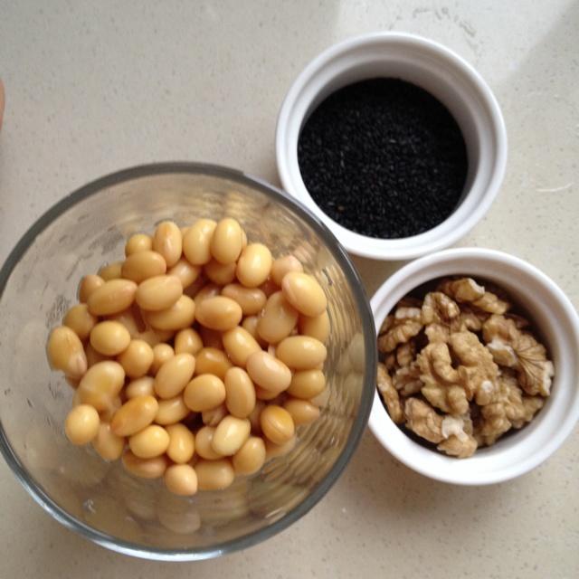 黑芝麻核桃豆漿（料理機無豆渣全營養版）的做法 步骤1