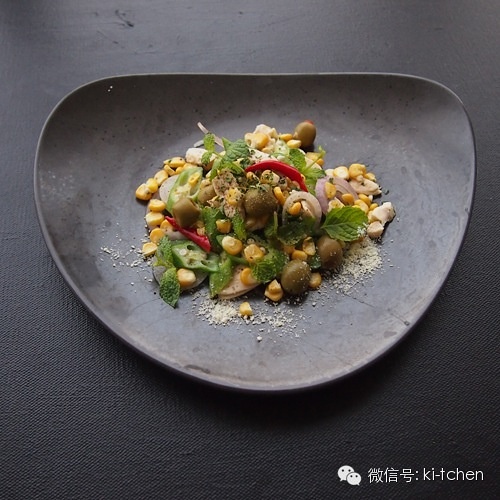 “kiki廚房”消夏低熱量料理 秋葵雞肉沙拉的做法 步骤3