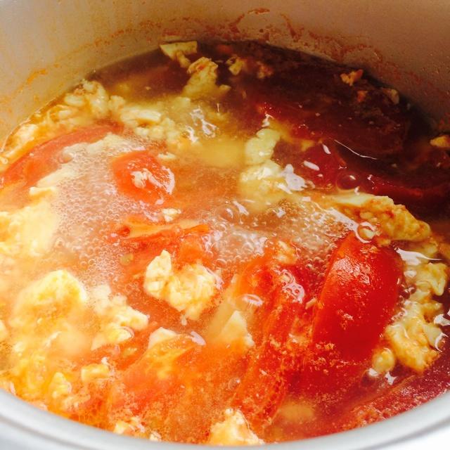 番茄炒雞蛋湯...面（電飯鍋版）的做法 步骤3