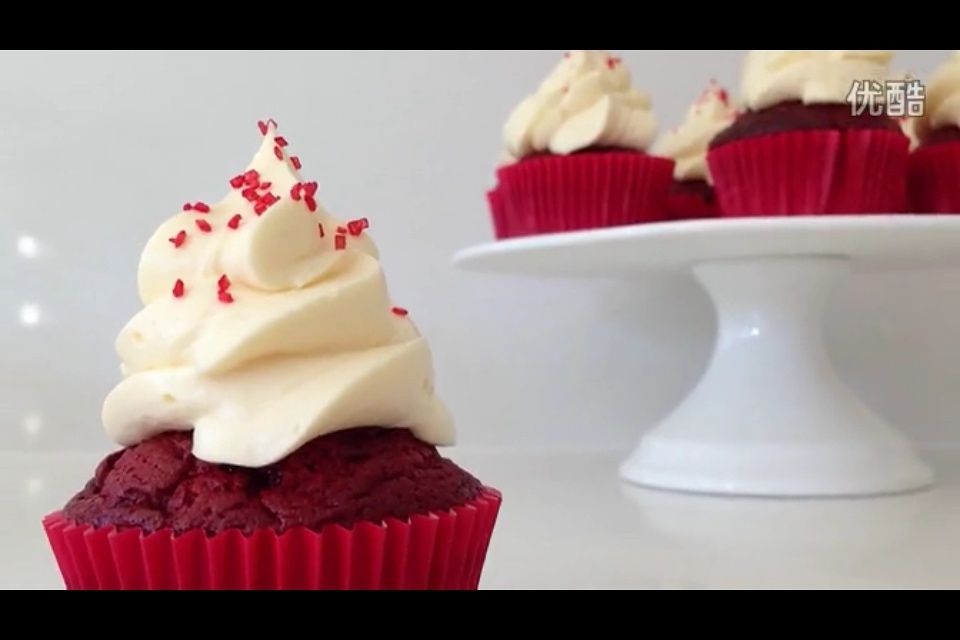經典紅絲絨杯子蛋糕（red velvet cupcake）的做法 步骤15