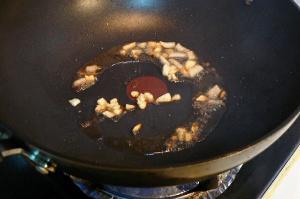 井岡山炒油豆皮的做法 步骤2