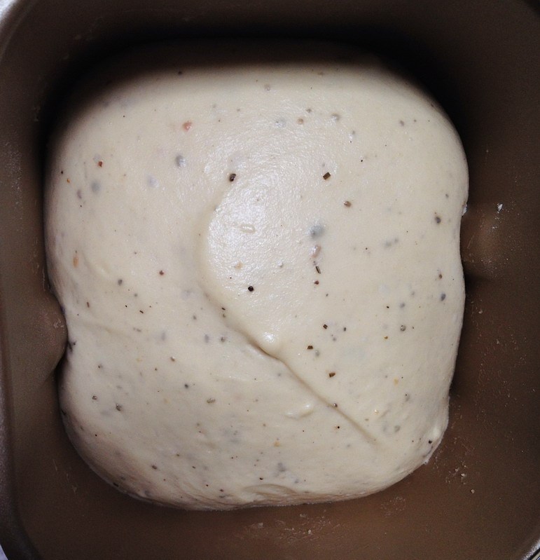 意式香草黑椒培根奶酪土豆吐司（面包機版）的做法 步骤4