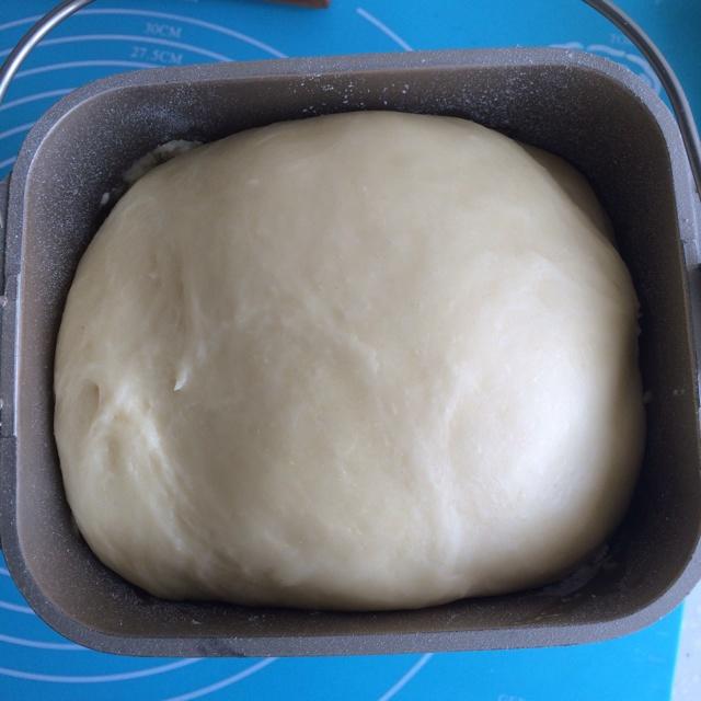 鮮奶油面包∼消耗淡奶油之作的做法 步骤2