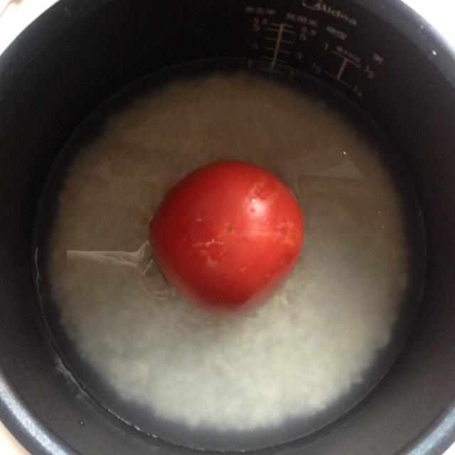 一整個番茄飯的做法 步骤1