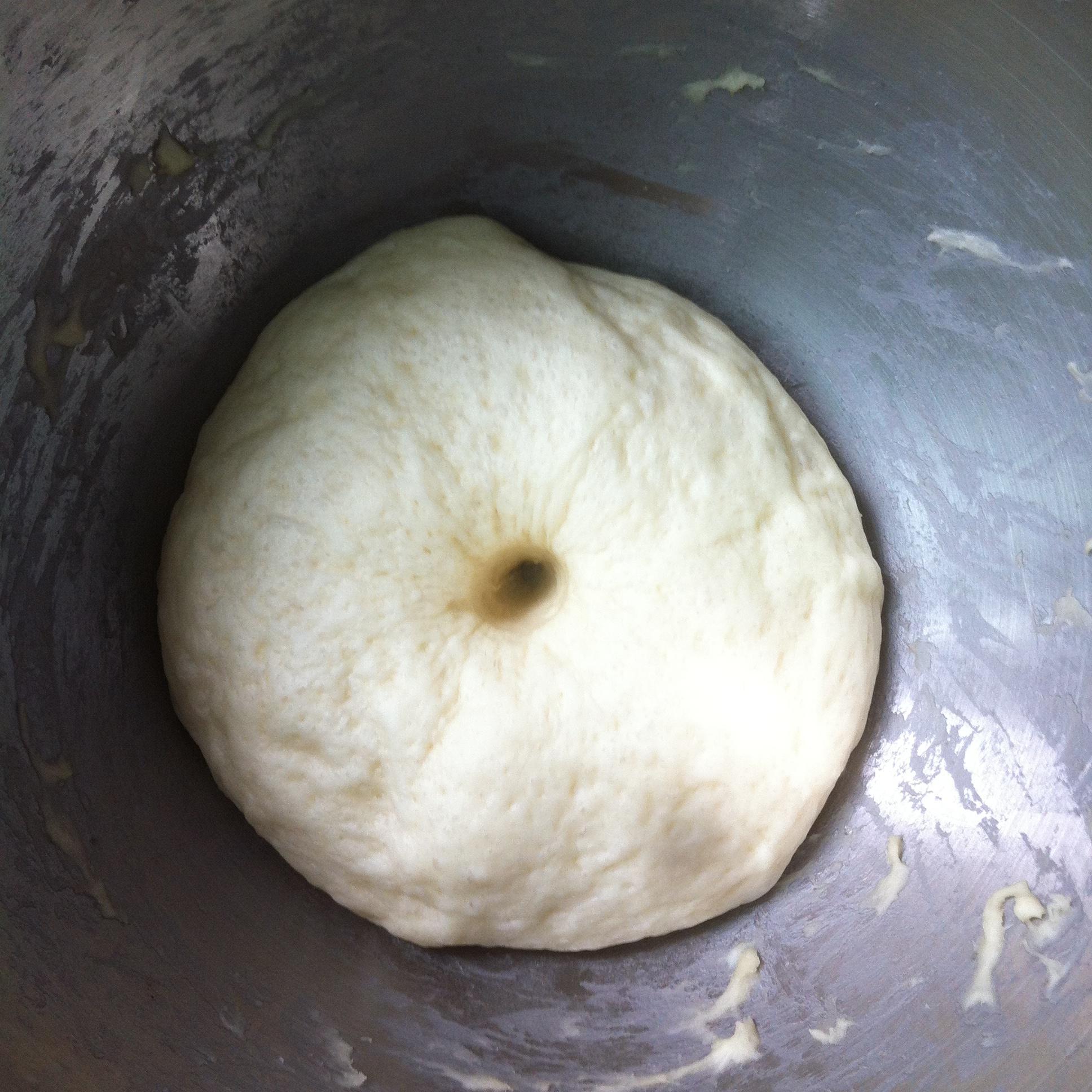 毛毛蟲椰蓉面包的做法 步骤3