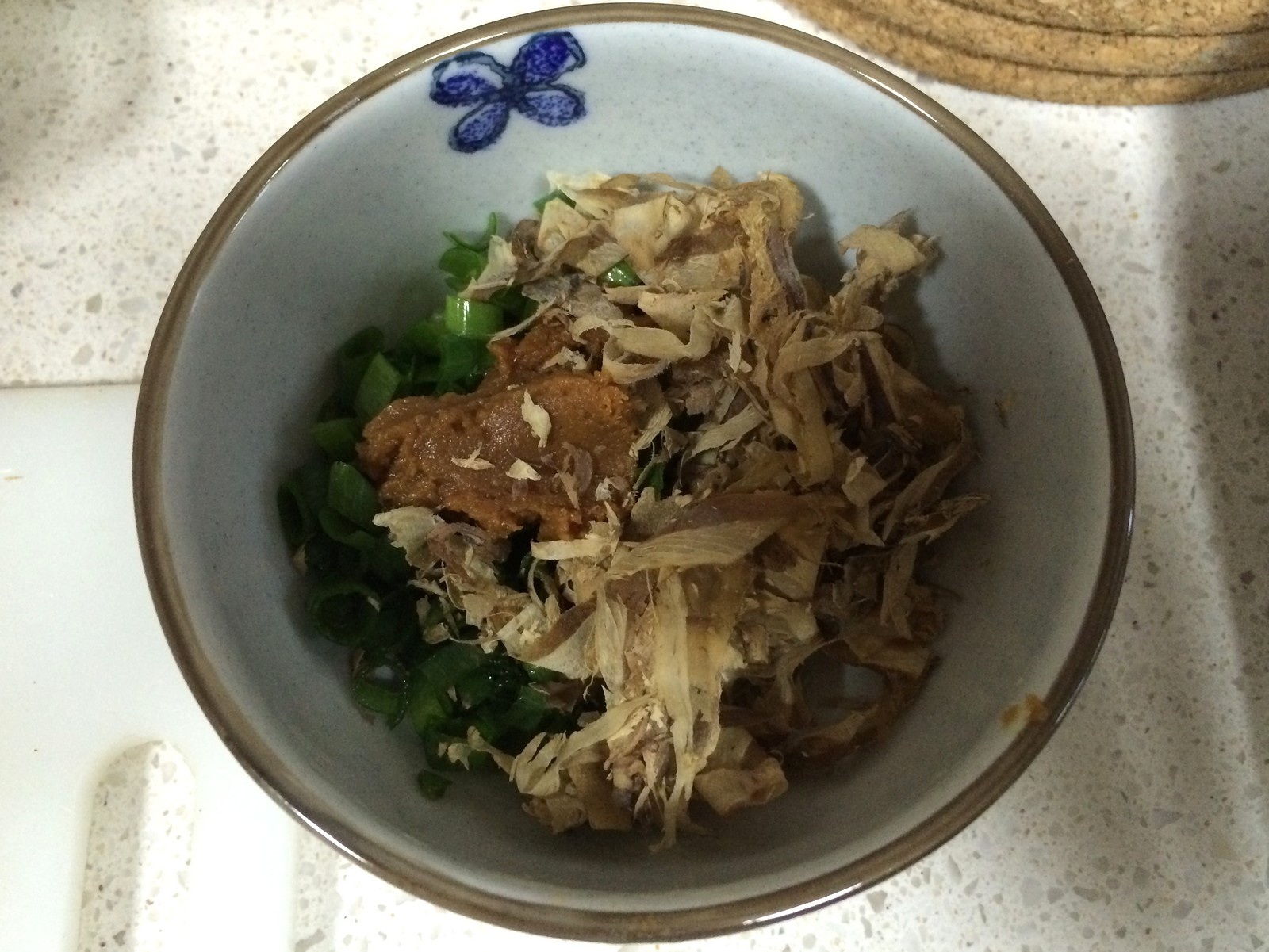 《昨日的美食》之烤油豆腐瓖味噌的做法 步骤4