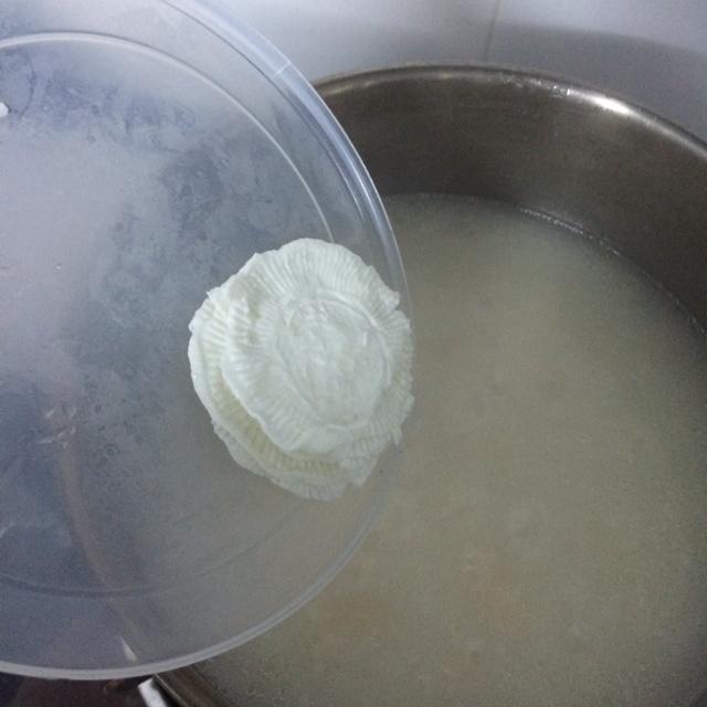 鮑魚瑤柱牛乳粥的做法 步骤6